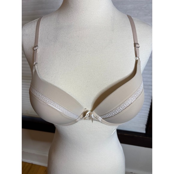 Lily of France Other - Lily of France Lace‎ Inlay Padded Bra